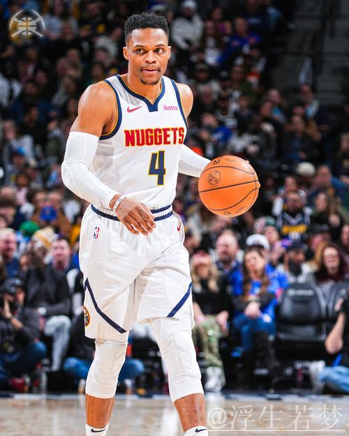 威少外线手感火热 三分精准命中 威少外线手感火热 三分精准命中